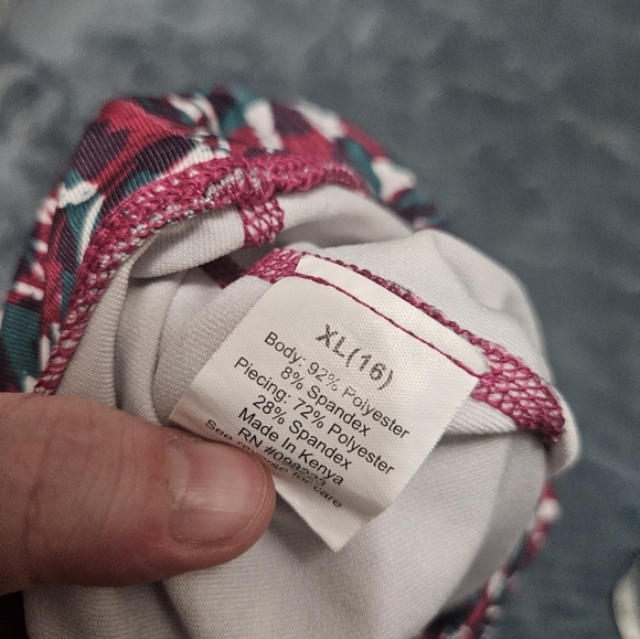 BCG Multicolor Cropped Leggings! - Picture 4 of 7